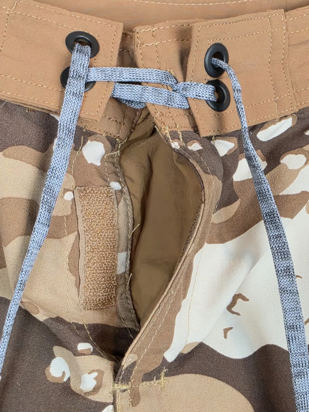 The North Face Class V Board Shorts Mens 34 Desert Camo Nylon Made in Jordan